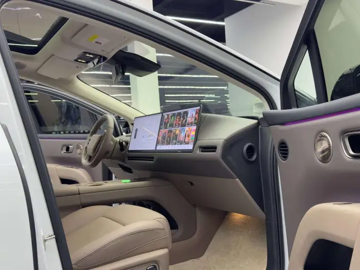 Li Auto i8 2025 Model Standard Edition – фото 21