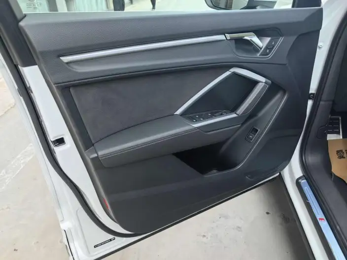 AUDI Q3 2024 Model 35 TFSI Fashion Dynamic Model – фото 10
