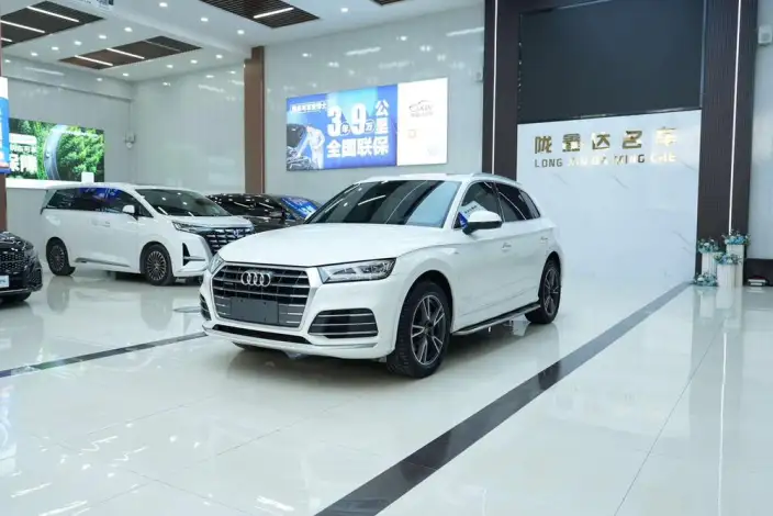 Audi Q5L 2020 Model 40 TFSI Rong Xiang Fashion Model – фото 1