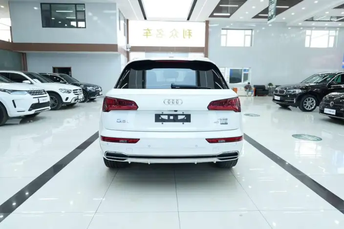 Audi Q5L 2020 Model 40 TFSI Rong Xiang Fashion Model – фото 5