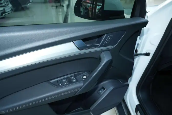Audi Q5L 2020 Model 40 TFSI Rong Xiang Fashion Model – фото 8