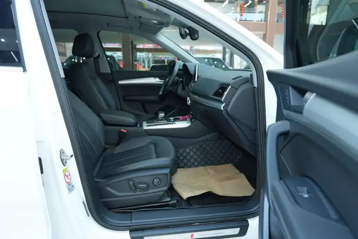 Audi Q5L 2020 Model 40 TFSI Rong Xiang Fashion Model – фото 9