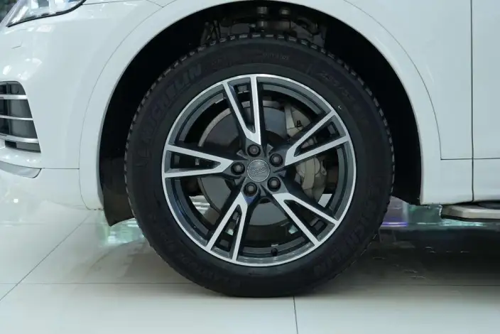 Audi Q5L 2020 Model 40 TFSI Rong Xiang Fashion Model – фото 10