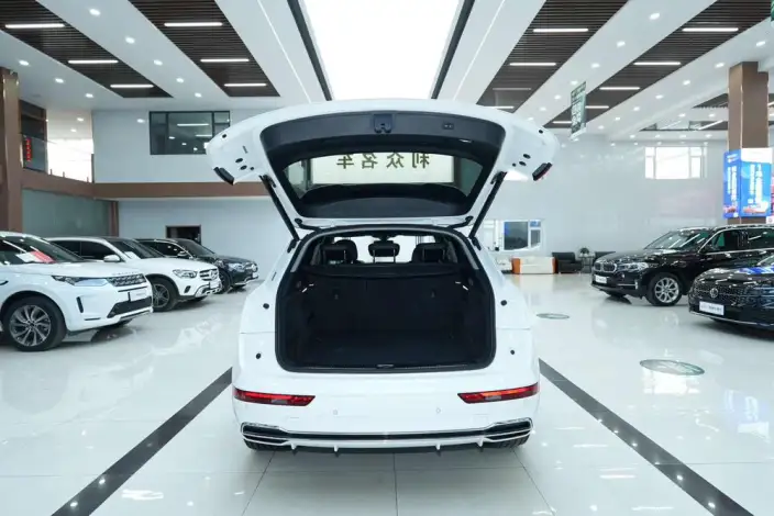 Audi Q5L 2020 Model 40 TFSI Rong Xiang Fashion Model – фото 12