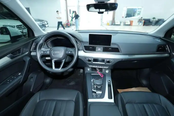 Audi Q5L 2020 Model 40 TFSI Rong Xiang Fashion Model – фото 13