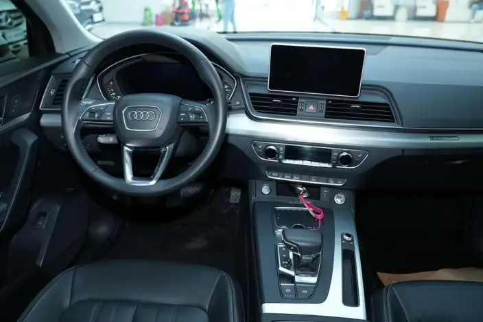 Audi Q5L 2020 Model 40 TFSI Rong Xiang Fashion Model – фото 17