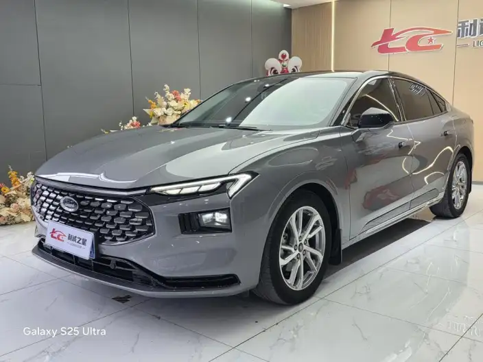 Ford Mondeo 2022 Model Facelift EcoBoost 245 Luxury Model – фото 1