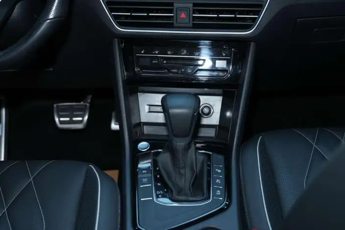 Volkswagen Tiguan L 2023 Model 330TSI 2WD R-Line Enjoy the version more – фото 9