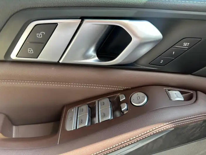 BMW X5 2022 Model Facelift xDrive 30Li Exclusive Model M Sports Set – фото 15