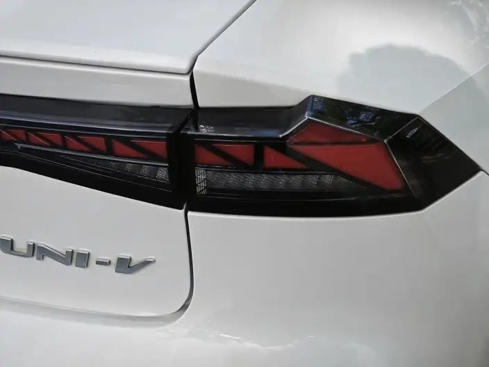 Changan UNI-V 2024 Model 1.5T Noble Model – фото 9
