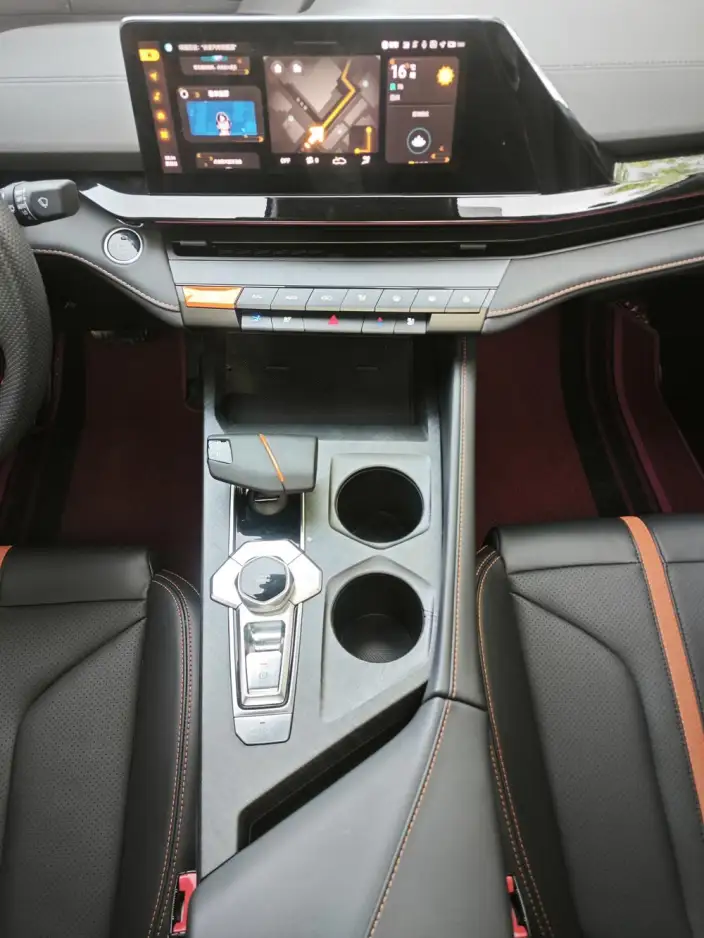 Changan UNI-V 2024 Model 1.5T Noble Model – фото 15