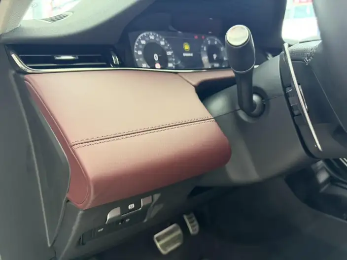 Range Rover Evoque 2023 Model Aurora L 249PS R-Dynamic HSE Luxury Edition – фото 13