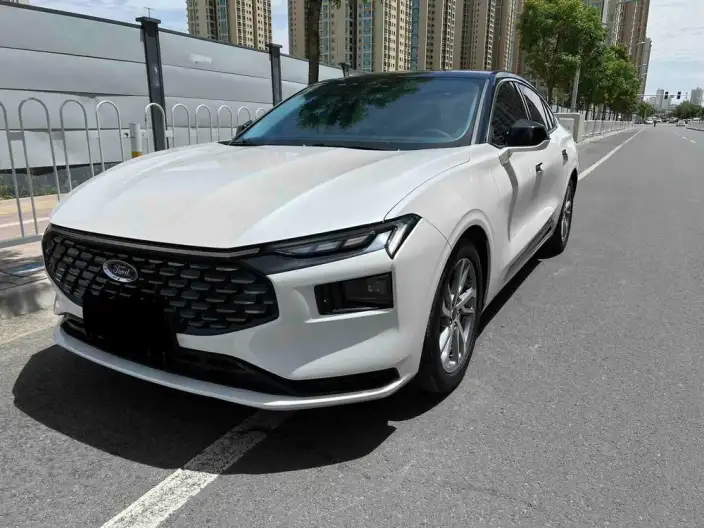 Ford Mondeo 2023 Model EcoBoost 245 Luxury Model – фото 1