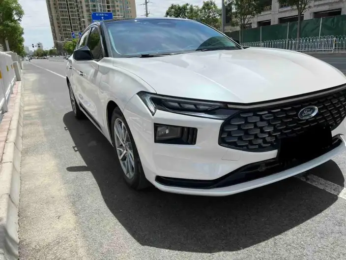 Ford Mondeo 2023 Model EcoBoost 245 Luxury Model – фото 3
