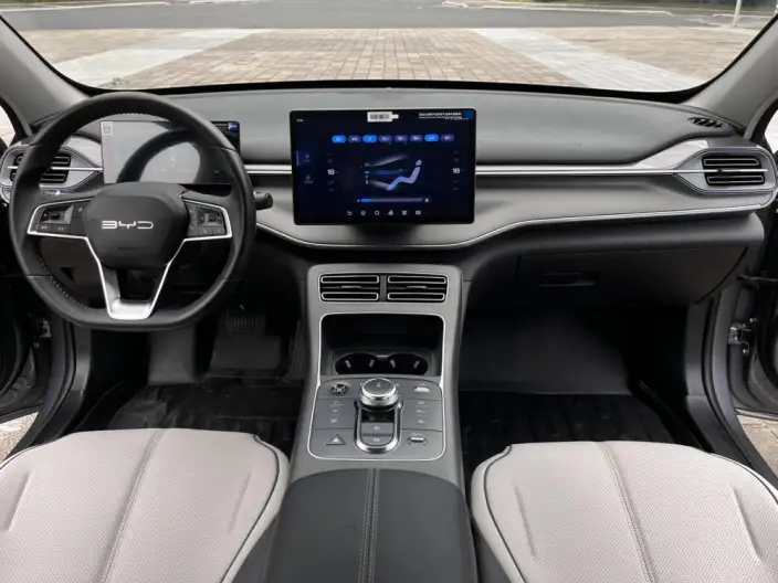 BYD Destroyer 05 2023 Model DM-i Champion Edition 55KM Luxury Model – фото 10