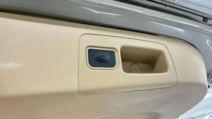 Buick GL8 2021 Model ES Luzun 653T Luxury Model – фото 7