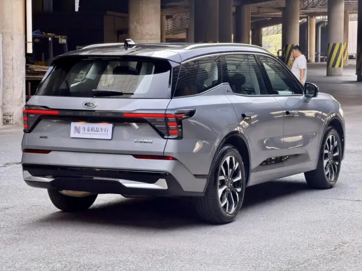 Ford Edge 2025 Model Ford Edge L 2.0T EcoBoost E Hybrid 4WD VII seat Supreme Model – фото 6