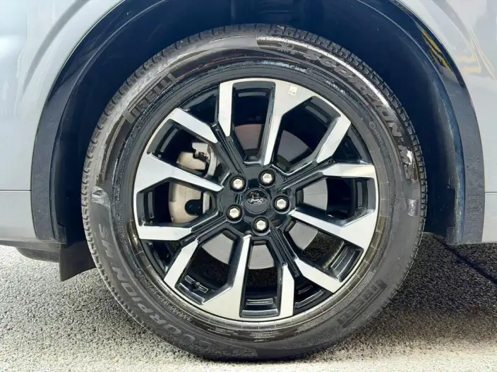 Ford Edge 2025 Model Ford Edge L 2.0T EcoBoost E Hybrid 4WD VII seat Supreme Model – фото 10