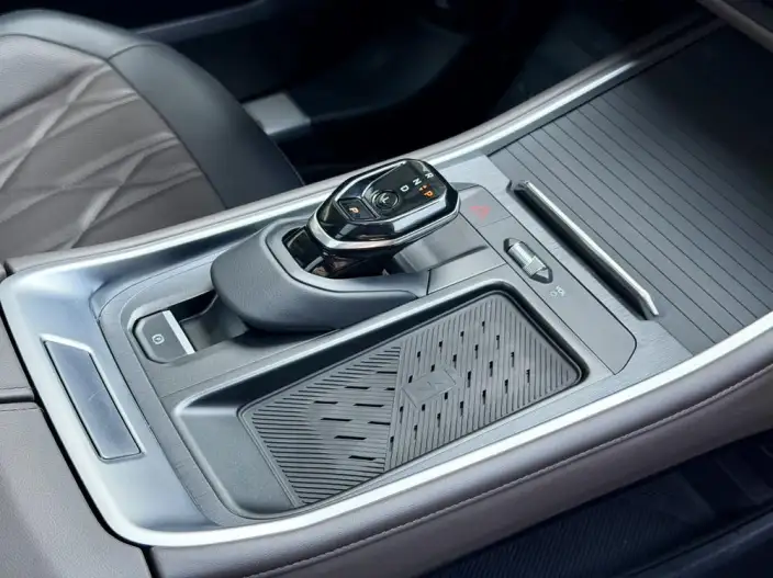 Ford Edge 2025 Model Ford Edge L 2.0T EcoBoost E Hybrid 4WD VII seat Supreme Model – фото 18