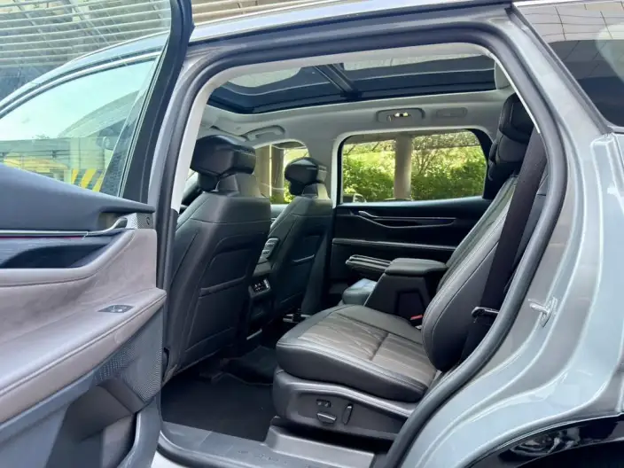 Ford Edge 2025 Model Ford Edge L 2.0T EcoBoost E Hybrid 4WD VII seat Supreme Model – фото 24