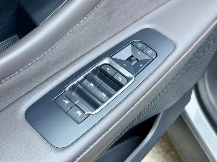 Ford Edge 2025 Model Ford Edge L 2.0T EcoBoost E Hybrid 4WD VII seat Supreme Model – фото 25