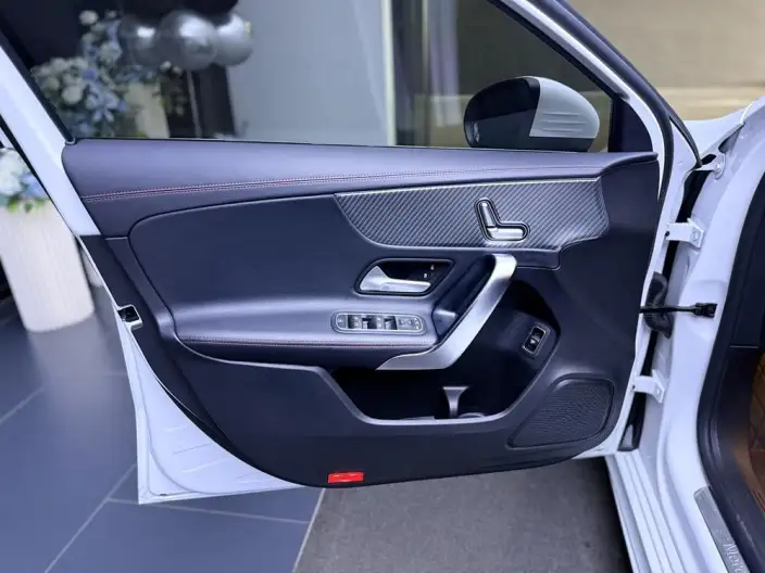 Mercedes-Benz A-class 2024 Model Facelift A 200 L Fashion Edition – фото 9