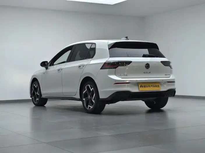 Volkswagen Golf 2025 Model Facelift 300TSI R-Line – фото 5