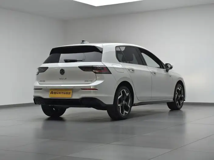 Volkswagen Golf 2025 Model Facelift 300TSI R-Line – фото 7