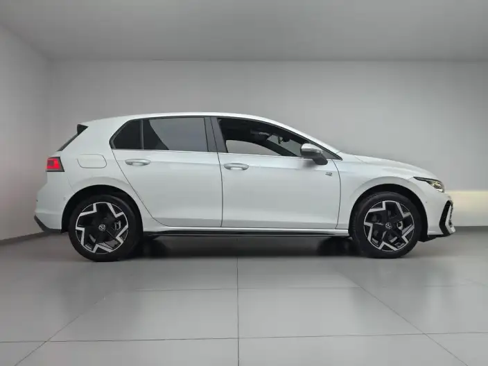 Volkswagen Golf 2025 Model Facelift 300TSI R-Line – фото 8