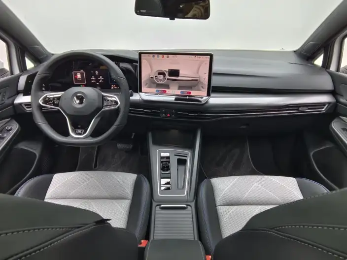 Volkswagen Golf 2025 Model Facelift 300TSI R-Line – фото 14