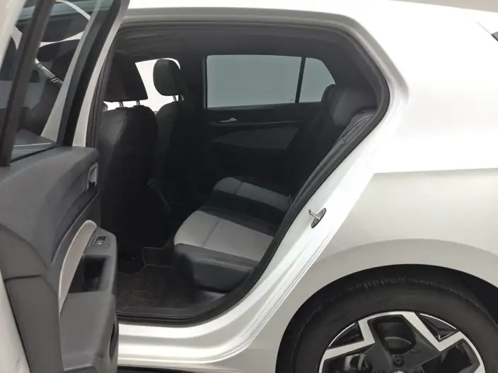 Volkswagen Golf 2025 Model Facelift 300TSI R-Line – фото 18