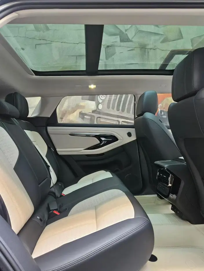 Range Rover Evoque 2021 Model Aurora L 249PS R-Dynamic SE Deluxe Edition – фото 4