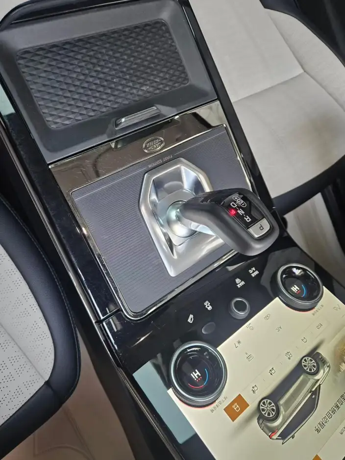 Range Rover Evoque 2021 Model Aurora L 249PS R-Dynamic SE Deluxe Edition – фото 8