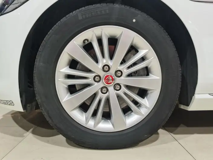Jaguar XFL 2020 Model 2.0T P200 2WD Landwind Fenghua Edition – фото 7