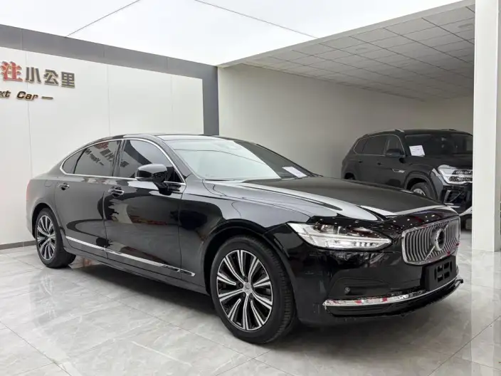Volvo S90 2022 Model B5 Smart Range Deluxe Edition – фото 3