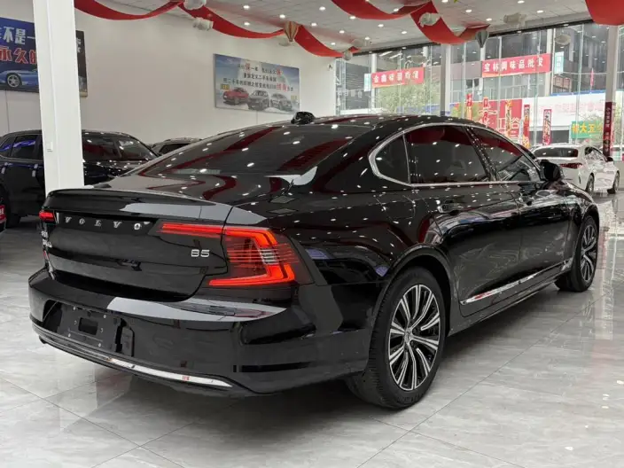 Volvo S90 2022 Model B5 Smart Range Deluxe Edition – фото 6