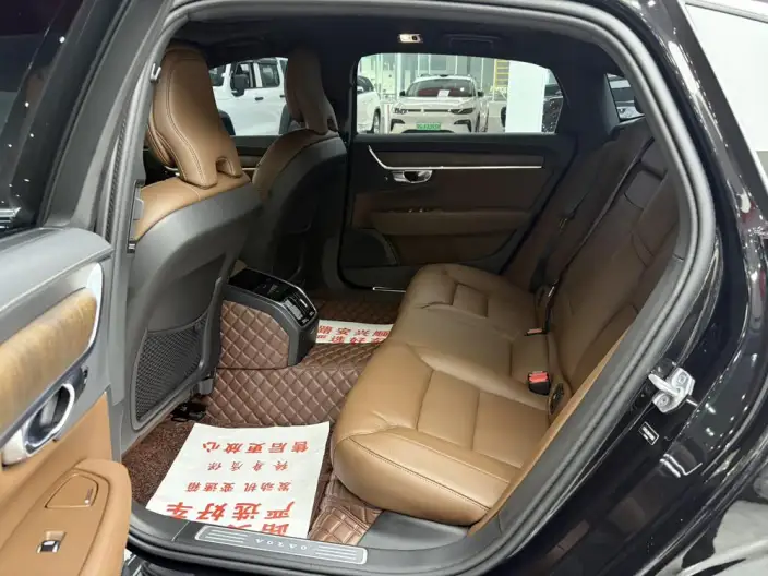 Volvo S90 2022 Model B5 Smart Range Deluxe Edition – фото 17