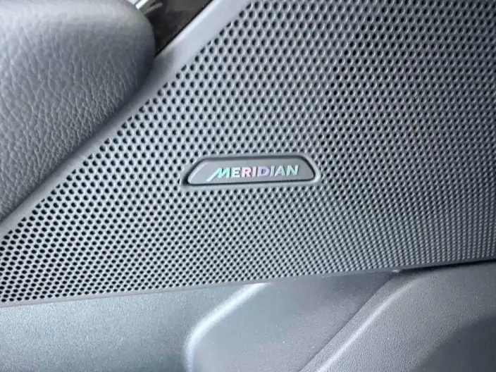 Range Rover Velar 2020 Model P250 R-DYNAMIC S – фото 17