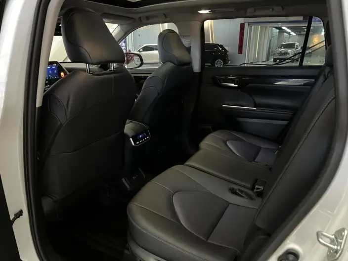 Toyota Highlander 2024 Model 380T 4WD Premium Edition 7 seat – фото 9