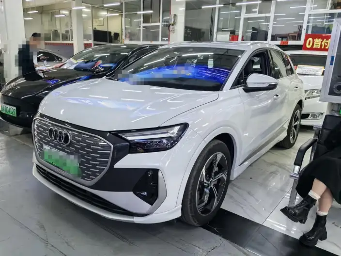 Audi Q4 e-tron 2023 Model 40 e-tron Genesis Edition – фото 1