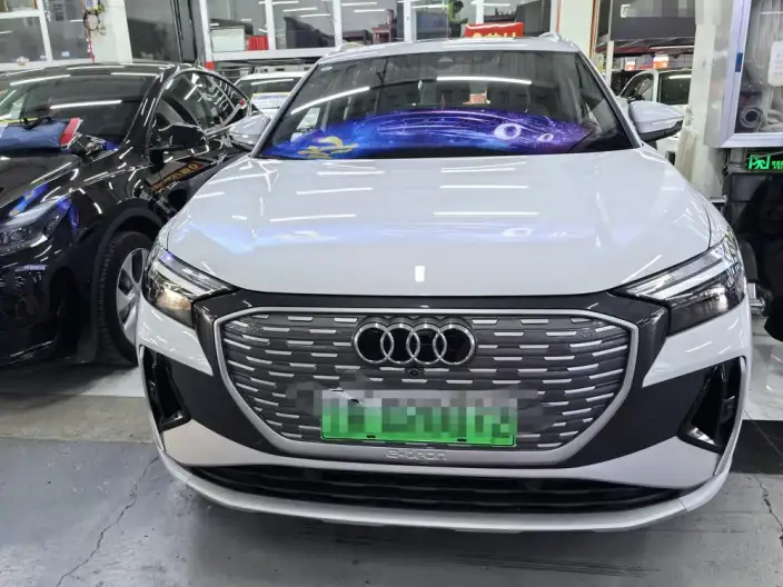 Audi Q4 e-tron 2023 Model 40 e-tron Genesis Edition – фото 2