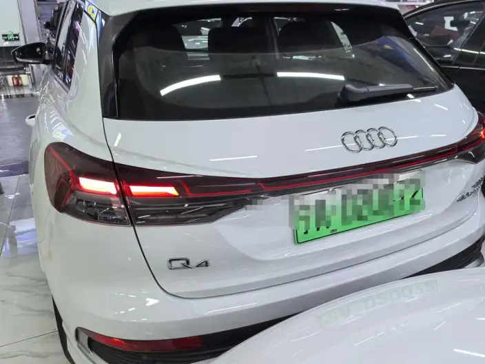 Audi Q4 e-tron 2023 Model 40 e-tron Genesis Edition – фото 7