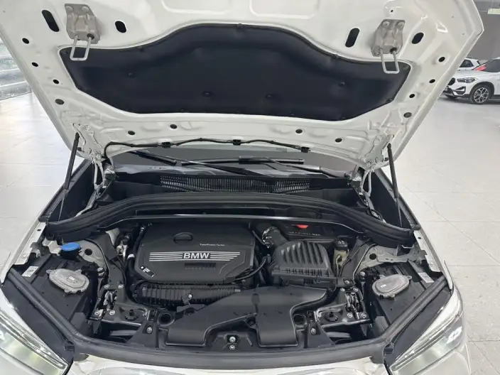 BMW X1 2022 Model sDrive25Li Leading Model – фото 8