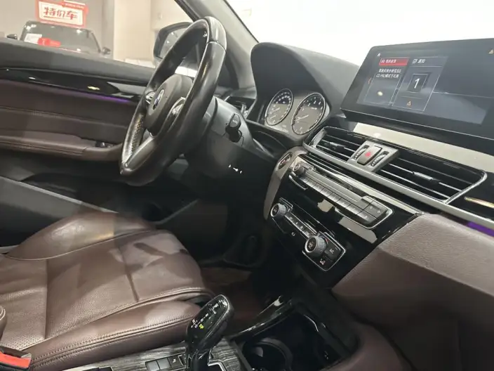BMW X1 2022 Model sDrive25Li Leading Model – фото 14