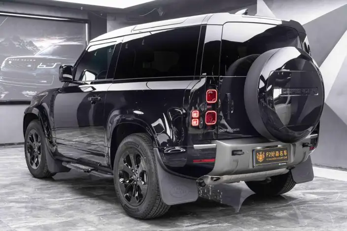 Land Rover Defender 2025 Model 90 3.0T P400 X-Dynamic HSE