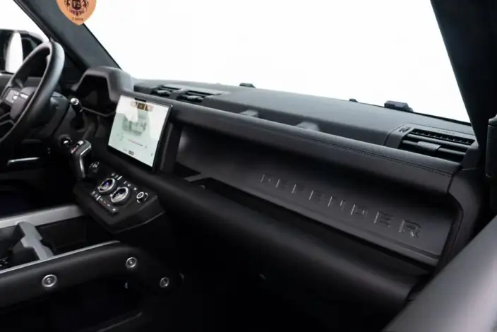 Land Rover Defender 2025 Model 90 3.0T P400 X-Dynamic HSE – фото 17