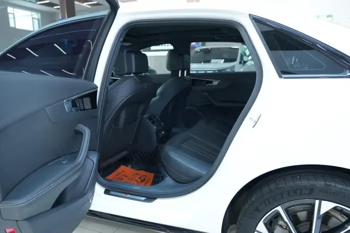 Audi A4 L 2023 Model 40 TFSI Luxury Dynamic Model – фото 20