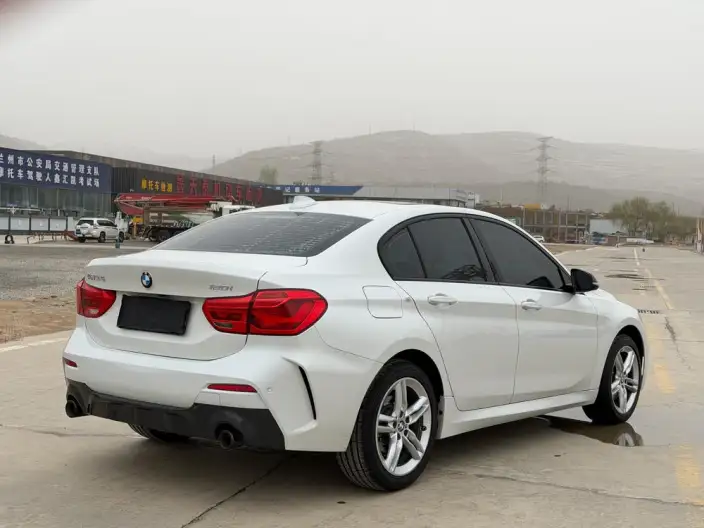 BMW 1 Series 2021 Model 120i M Sports Night Edition – фото 6