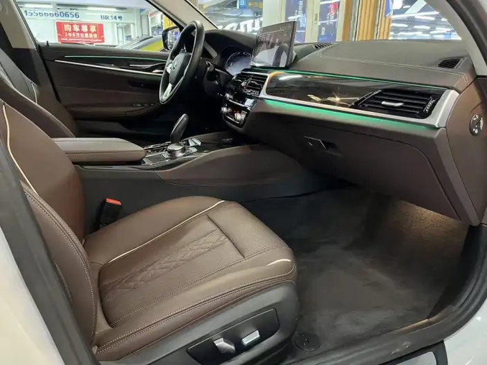 BMW 5 Series 2022 Model Facelift II 525Li Luxury Set – фото 9