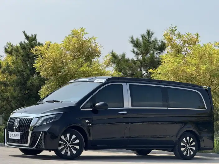 Viano 2023 Model 2.0T Elite Edition 7 seat – фото 1